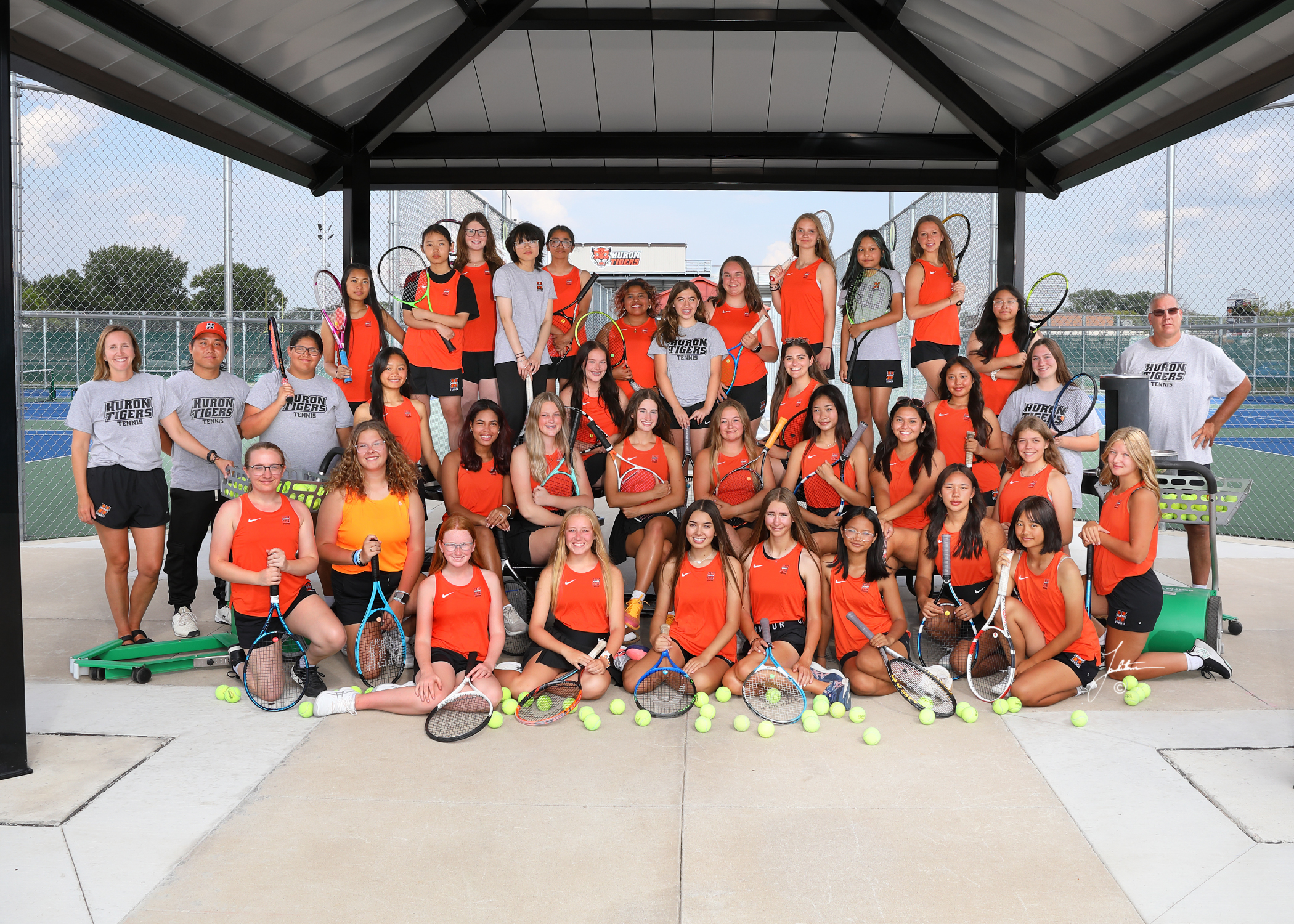 Girls Tennis Photo 2024.jpg