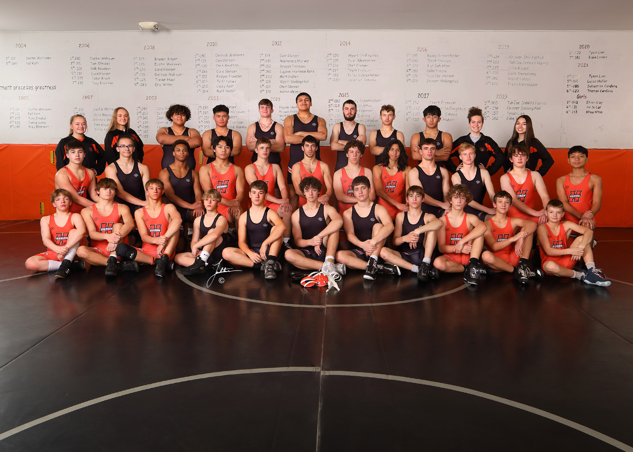 boys wrestling 23-24.jpg